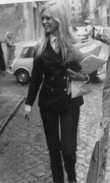 Vintage Style Ladylike Suits Brigitte Bardot 1967 Rome Italy